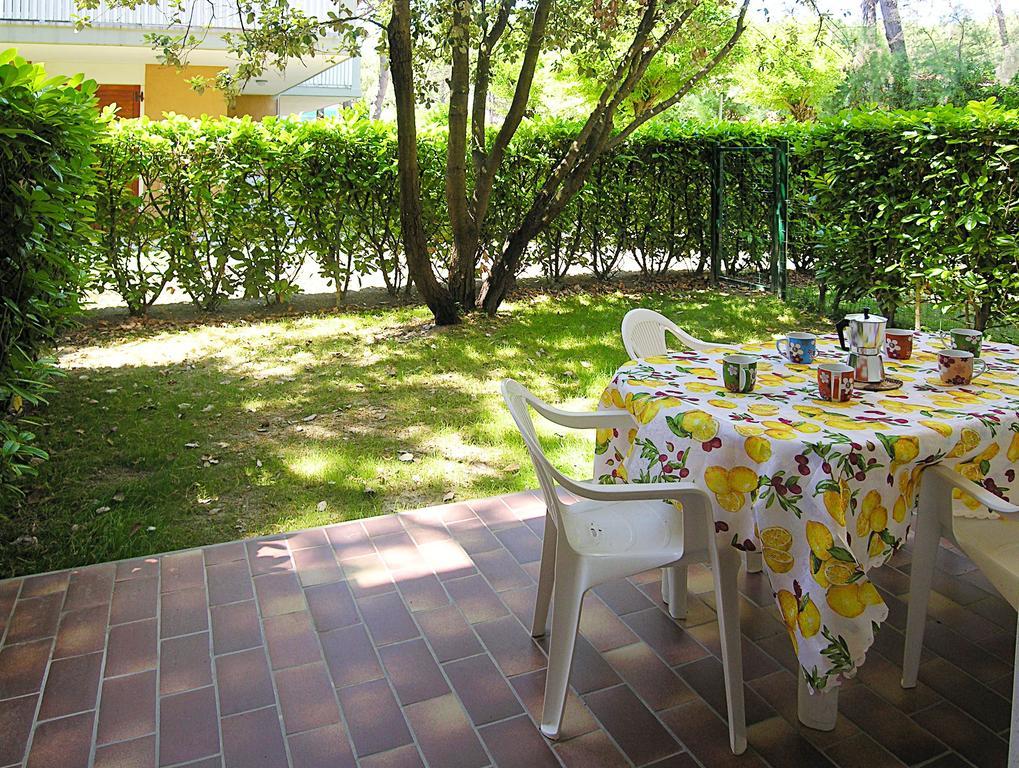 Apartment Gemini Con Piscina Bibione Ruang foto